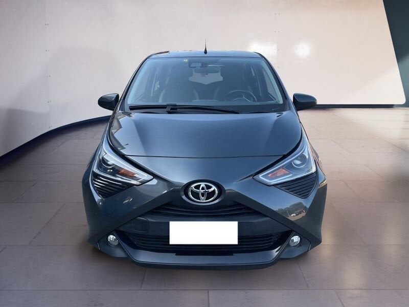 Toyota Aygo II 2018 5p 5p 1.0 x-business fun 72cv  usato a Torino