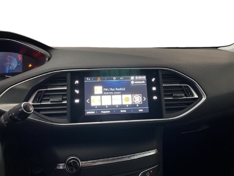 Peugeot 308 II 2018 SW SW 1.5 bluehdi Allure Pack s&s 130cv my20 diesel usato a Torino