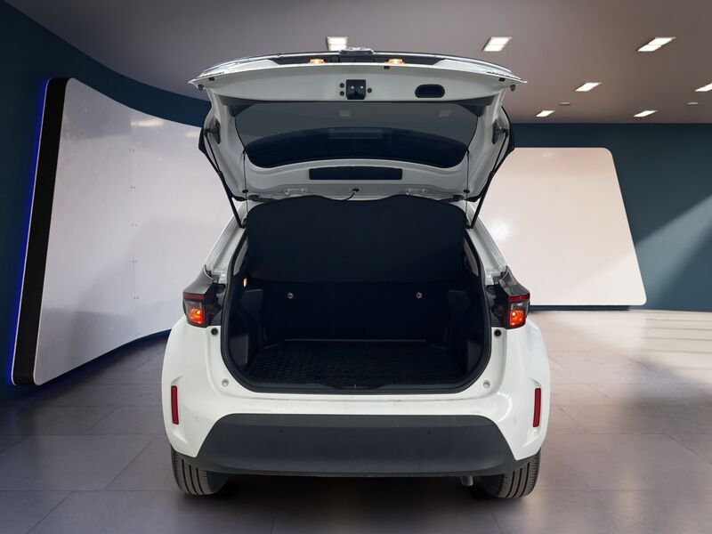 Toyota Yaris Cross 1.5h Business fwd 116cv e-cvt  usato a Torino