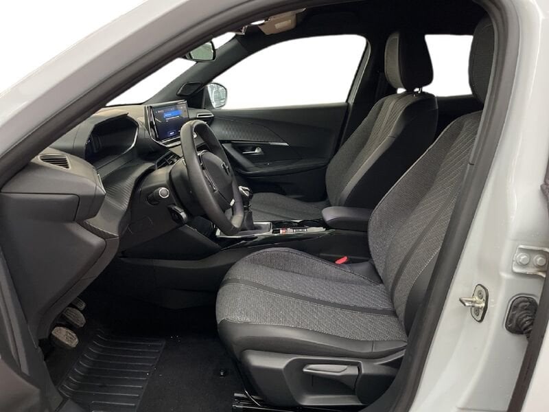 Peugeot 2008 II 2023 1.2 puretech Allure s&s 100cv benzina usato a Torino