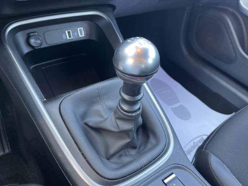 Jeep Avenger 2022 1.2 turbo Altitude fwd 100cv benzina usato a Torino