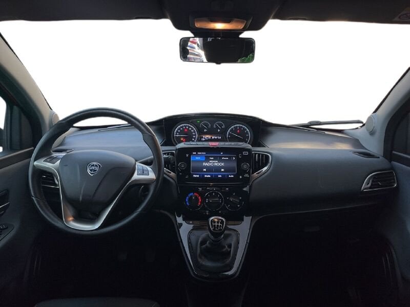 Lancia Ypsilon III 2021 1.0 firefly hybrid Gold s&s 70cv usato a Torino