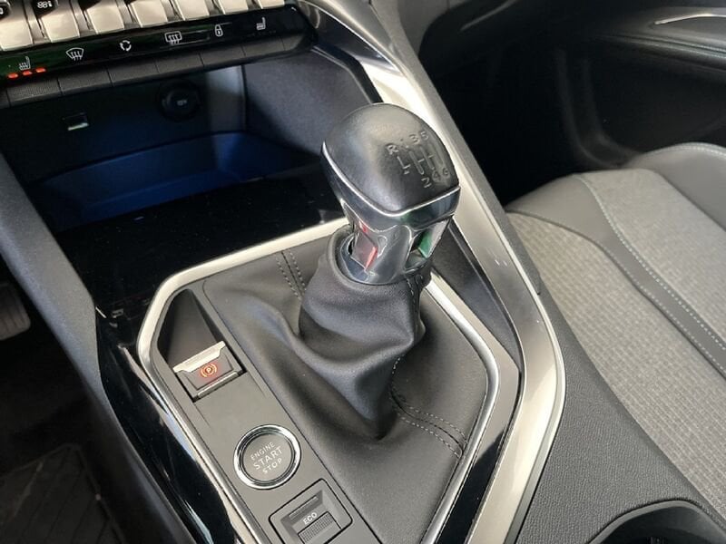 Peugeot 3008 II 2021 1.2 puretech t GT s&s 130cv benzina usato a Torino