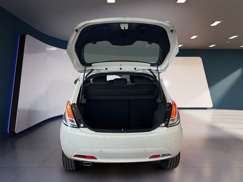 Lancia Ypsilon III 2021 1.0 firefly hybrid Gold Plus s&s 70cv 5p.ti usato a Torino