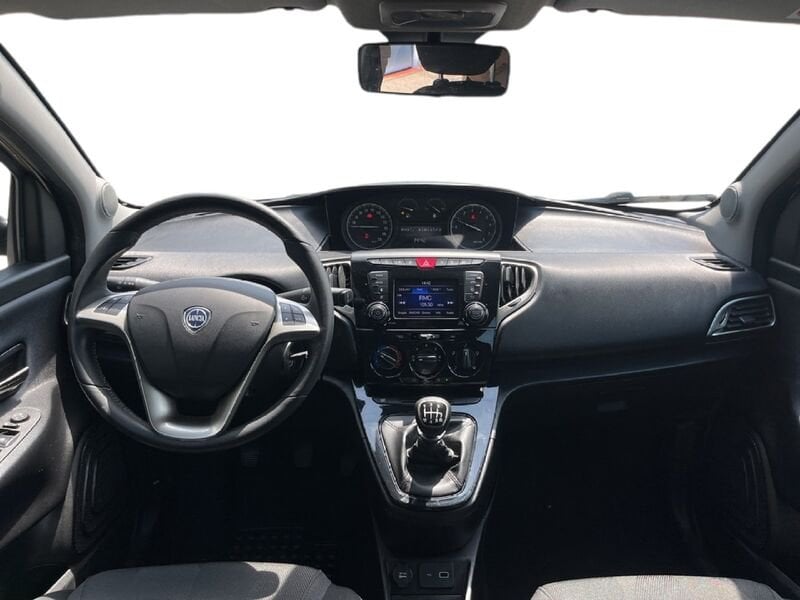 Lancia Ypsilon III 2015 1.0 hybrid Gold s&s 70cv usato a Torino