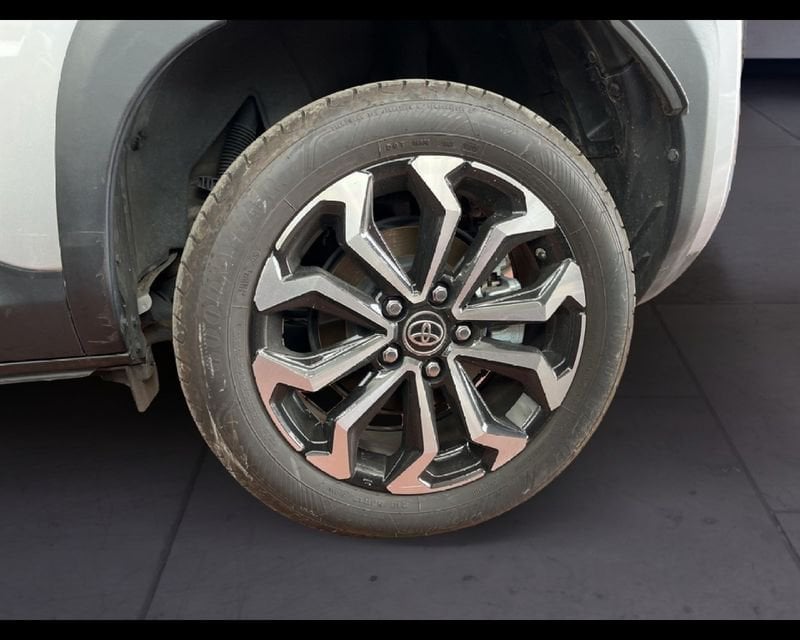 Toyota Yaris Cross 1.5h Trend awd-i 116cv e-cvt usato a Torino