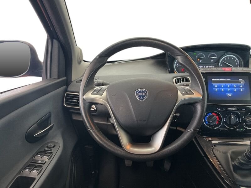 Lancia Ypsilon III 2021 1.0 firefly hybrid Gold s&s 70cv ibrida usato a Torino