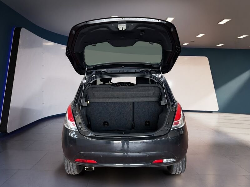 Lancia Ypsilon III 2021 1.0 firefly hybrid Gold s&s 70cv  usato a Torino