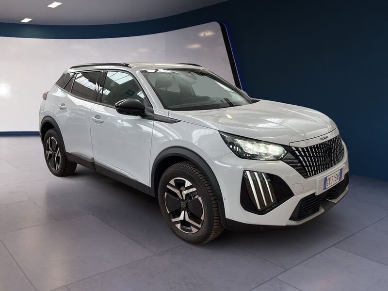 Peugeot 2008 II 2023 1.2 hybrid Active 136cv e-dcs6 usato a Torino