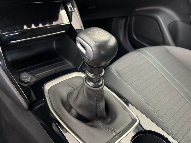 Peugeot 2008 II 2020 1.2 puretech Allure s&s 100cv benzina usato a Torino