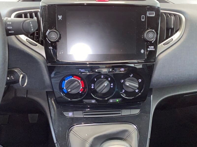 Lancia Ypsilon III 2021 1.0 firefly hybrid Gold Plus s&s 70cv 5p.ti ibrida usato a Torino