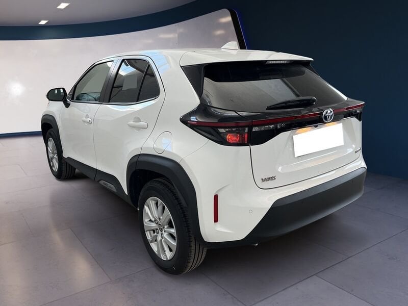 Toyota Yaris Cross 1.5h Business fwd 116cv e-cvt  usato a Torino