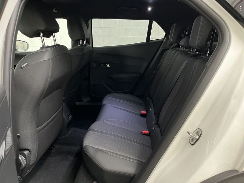 Peugeot 2008 II 2020 1.2 puretech Allure Pack s&s 100cv  usato a Torino