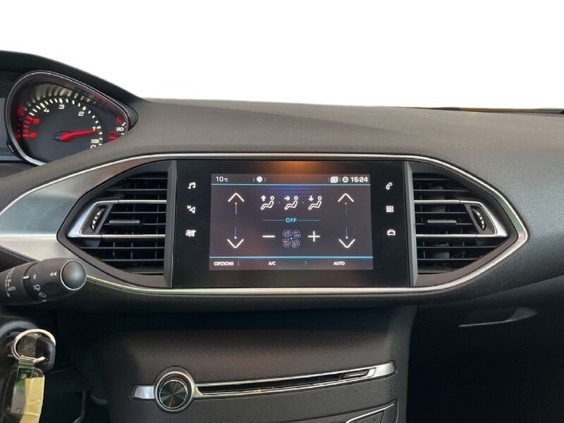 Peugeot 308 II 2018 5p 1.5 bluehdi Active s&s 100cv diesel usato a Torino