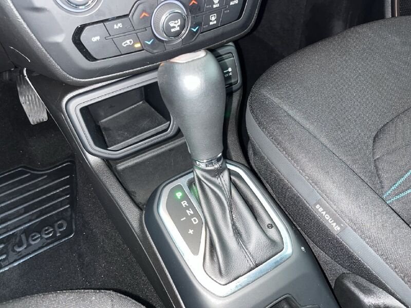 Jeep Renegade 2019 1.5 turbo t4 mhev Upland 2wd 130cv dct usato a Torino