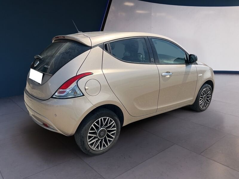 Lancia Ypsilon III 2015 1.0 hybrid Gold s&s 70cv usato a Torino