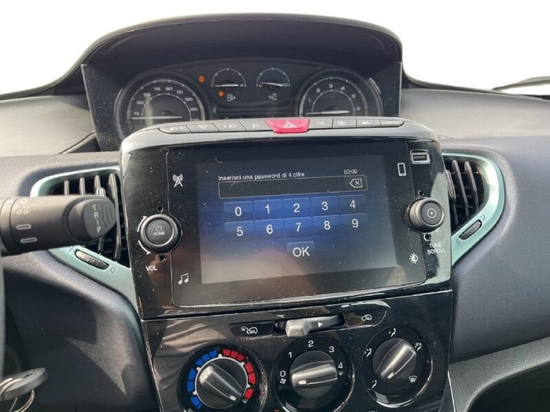 Lancia Ypsilon III 2021 1.0 firefly hybrid Gold s&s 70cv 5p.ti usato a Torino