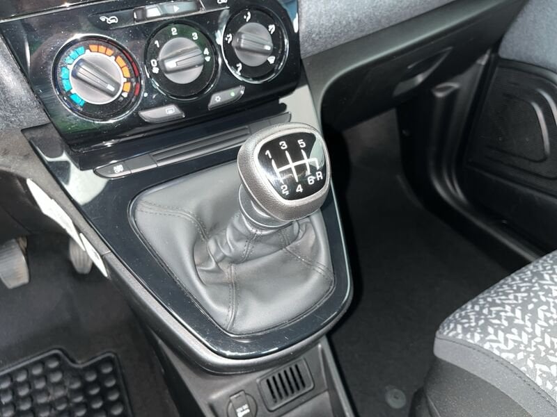 Lancia Ypsilon III 2015 1.0 firefly hybrid Silver s&s 70cv usato a Torino