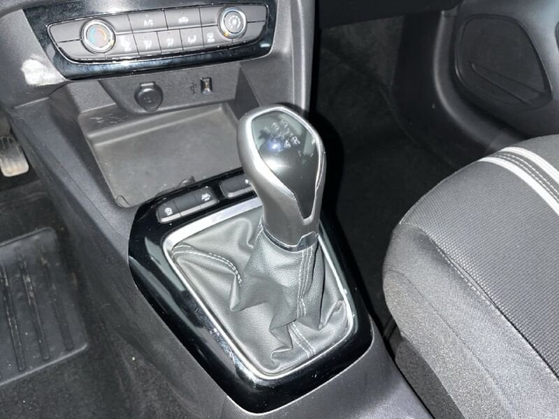 Opel Corsa VI 2020 1.2 D&T s&s 75cv benzina usato a Torino