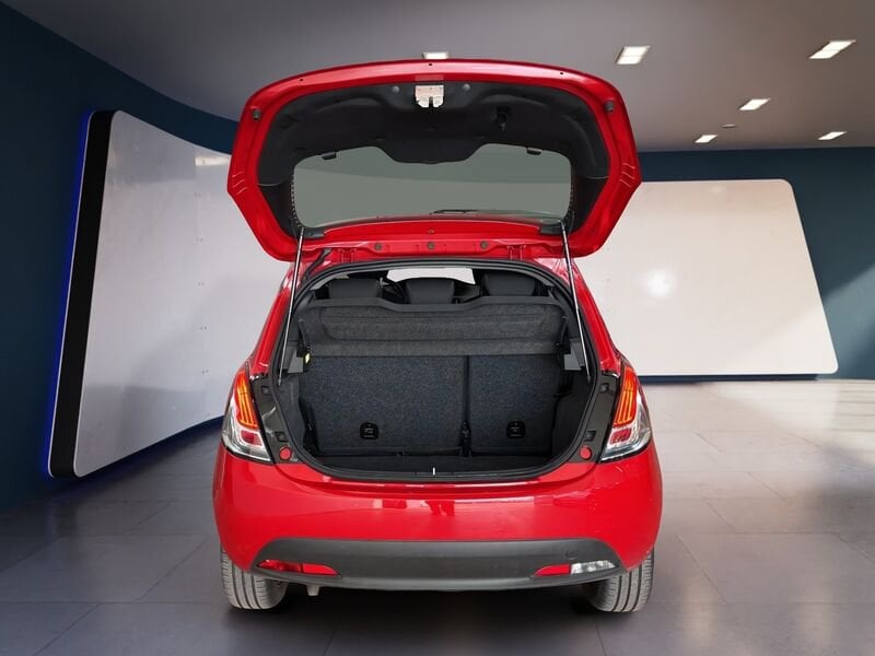 Lancia Ypsilon III 2015 1.0 firefly hybrid Silver s&s 70cv usato a Torino