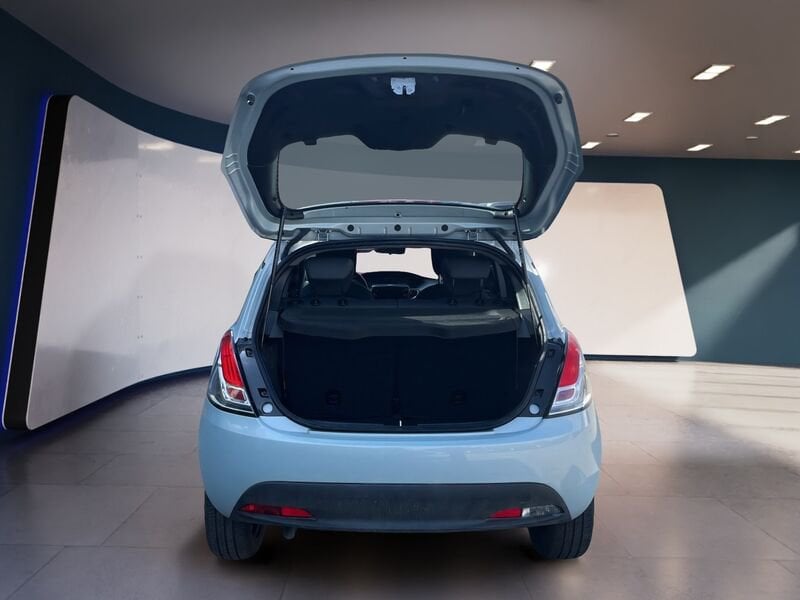 Lancia Ypsilon III 2021 1.0 firefly hybrid Gold s&s 70cv usato a Torino