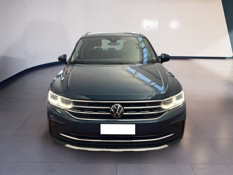Volkswagen Tiguan II 2021 2.0 tdi Elegance 4motion 150cv dsg diesel usato a Torino