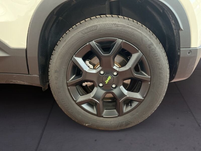 Jeep Avenger ICE 4XE 1.2 145 CV Mhev Overland usato a Torino