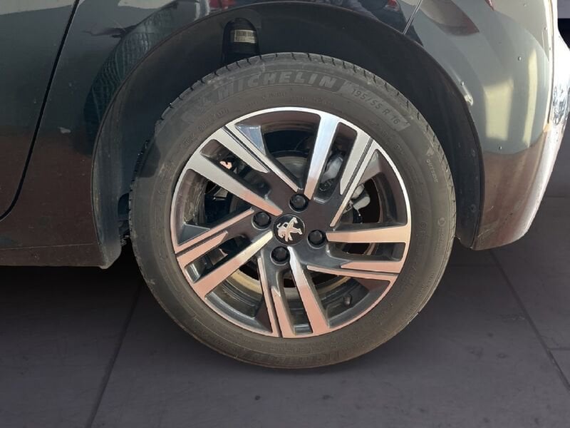 Peugeot 208 II 2019 1.2 puretech Allure Pack s&s 75cv usato a Torino