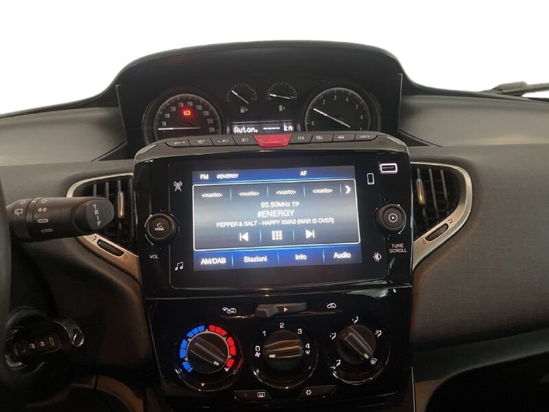 Lancia Ypsilon III 2021 1.0 firefly hybrid Gold s&s 70cv usato a Torino