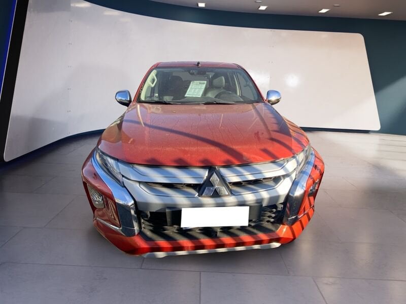 Mitsubishi L200 Cab VI 2019 d.cab 2.3d Diamond Pack 2 Intouch 4wd 150cv auto diesel usato a Torino