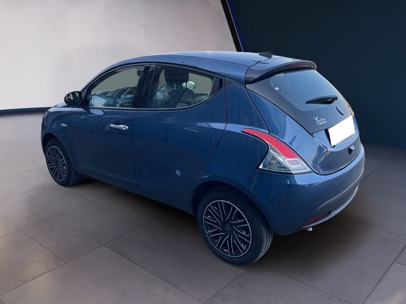 Lancia Ypsilon III 2021 1.0 firefly hybrid Gold s&s 70cv usato a Torino