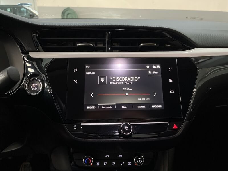 Opel Corsa VI 2020 1.2 D&T s&s 75cv benzina usato a Torino