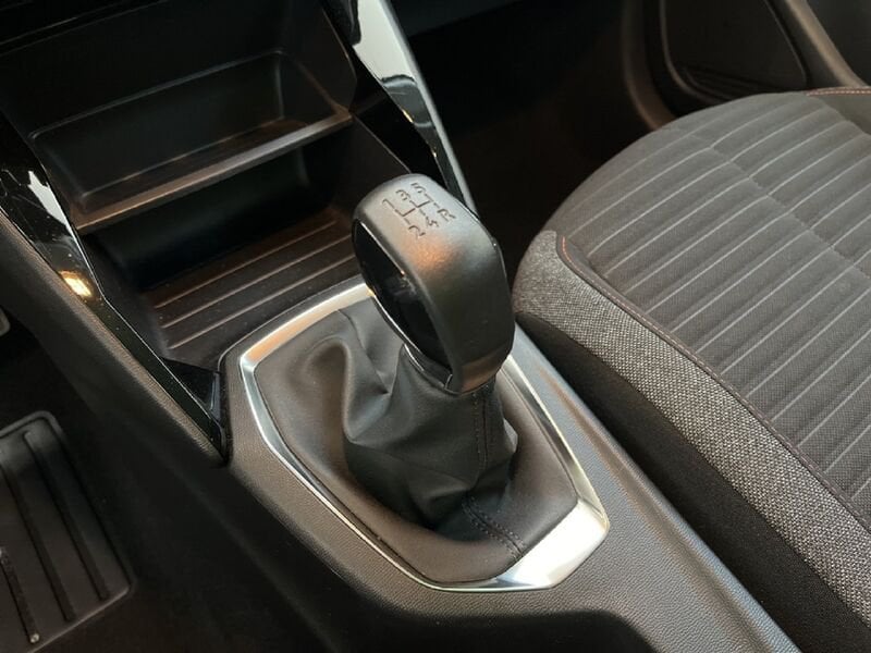 Peugeot 208 II 2019 1.2 puretech Allure s&s 75cv usato a Torino