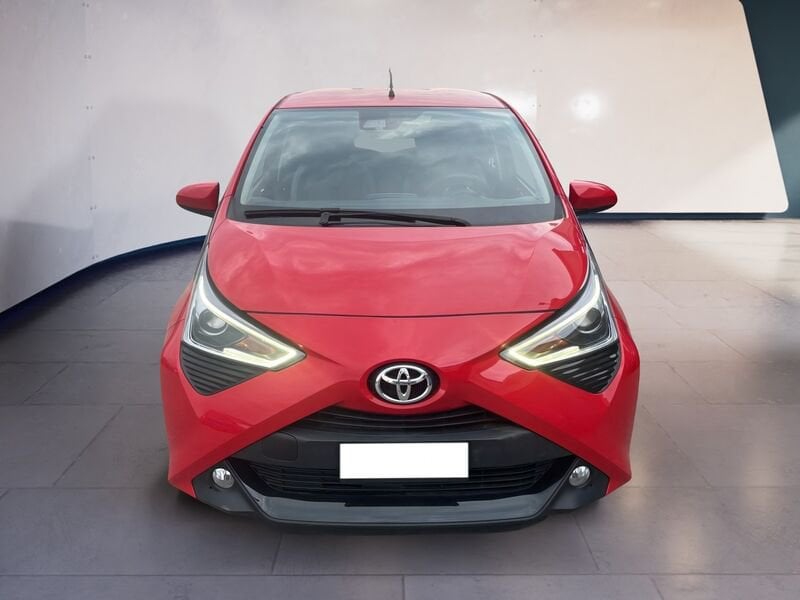 Toyota Aygo II 2018 5p 5p 1.0 x-play 72cv benzina usato a Torino