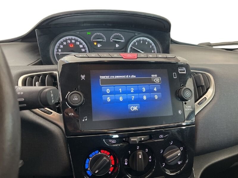 Lancia Ypsilon III 2021 1.0 firefly hybrid Gold s&s 70cv ibrida usato a Torino