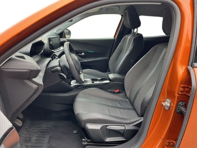 Peugeot 2008 II 2020 1.2 puretech Allure Pack s&s 100cv benzina usato a Torino