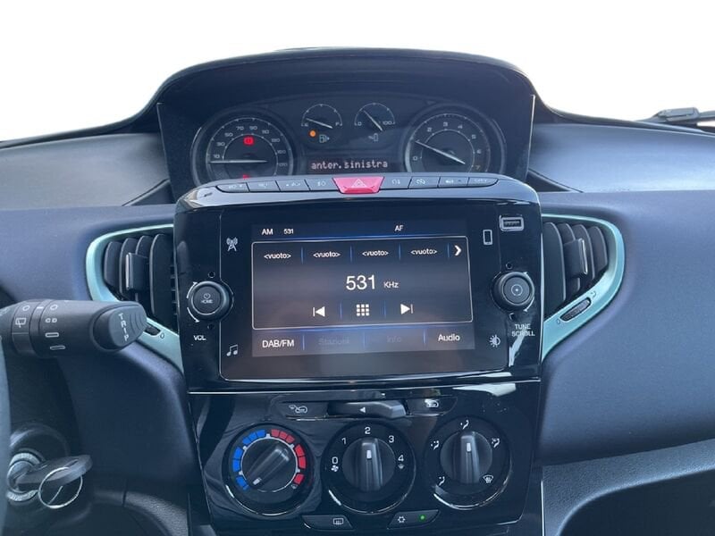 Lancia Ypsilon III 2021 1.0 firefly hybrid Gold s&s 70cv usato a Torino