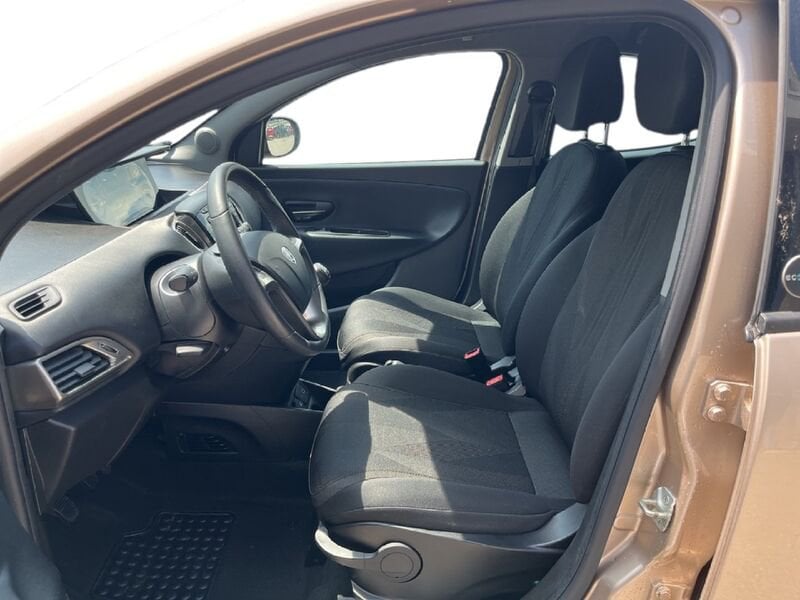 Lancia Ypsilon III 2015 1.0 hybrid Gold s&s 70cv usato a Torino