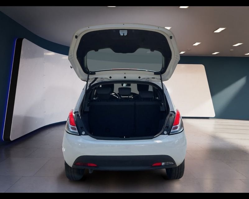 Lancia Ypsilon NUOVA My24 402 Oro 1.0 usato a Torino