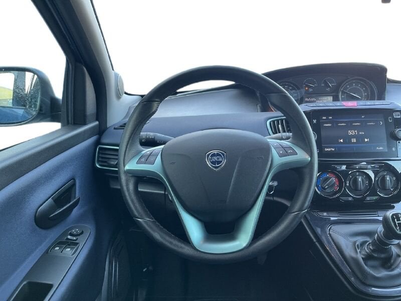 Lancia Ypsilon III 2021 1.0 firefly hybrid Gold s&s 70cv usato a Torino
