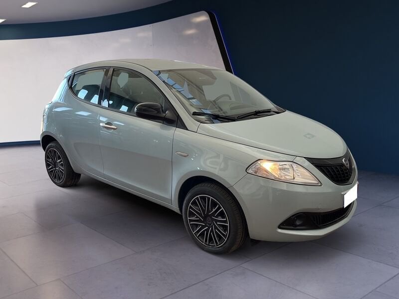 Lancia Ypsilon NUOVA My24 402 Oro 1.0  usato a Torino