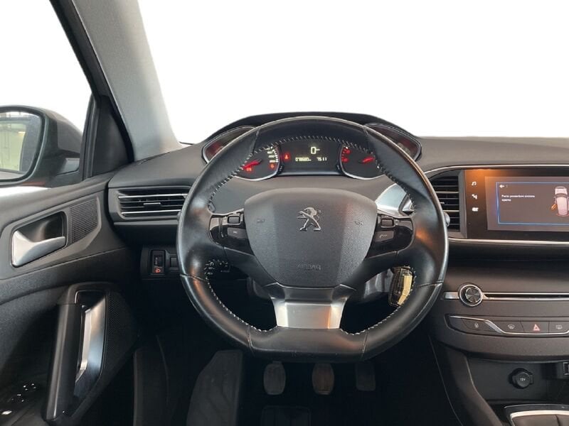 Peugeot 308 II 2018 5p 1.5 bluehdi Active s&s 100cv diesel usato a Torino