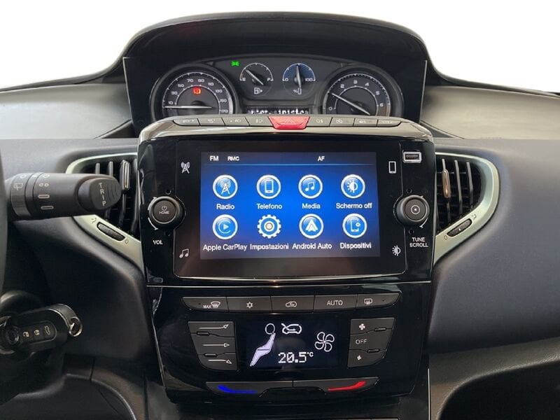 Lancia Ypsilon III 2021 1.0 firefly hybrid Gold Plus s&s 70cv 5p.ti usato a Torino