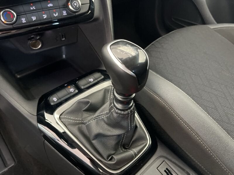 Opel Corsa VI 2020 1.2 Elegance 100cv benzina usato a Torino