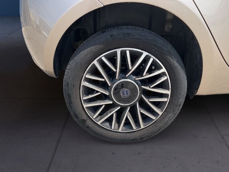 Lancia Ypsilon III 2015 1.0 hybrid Gold s&s 70cv usato a Torino