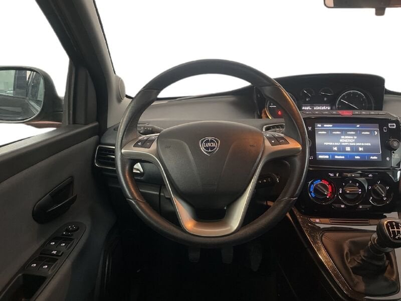 Lancia Ypsilon III 2021 1.0 firefly hybrid Gold s&s 70cv usato a Torino