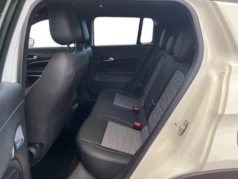 Jeep Avenger ICE 4XE 1.2 145 CV Mhev Overland usato a Torino