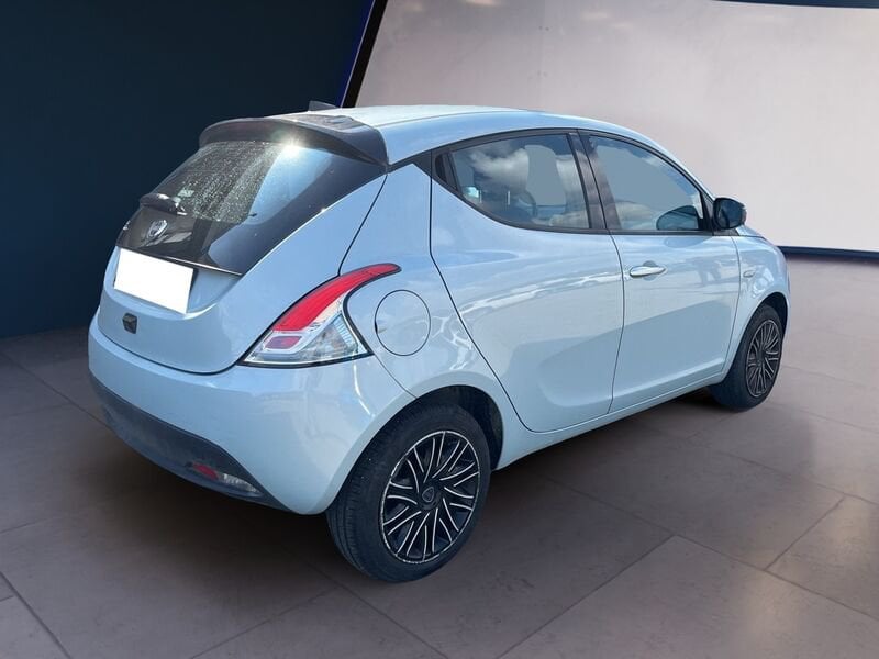 Lancia Ypsilon III 2021 1.0 firefly hybrid Gold s&s 70cv usato a Torino
