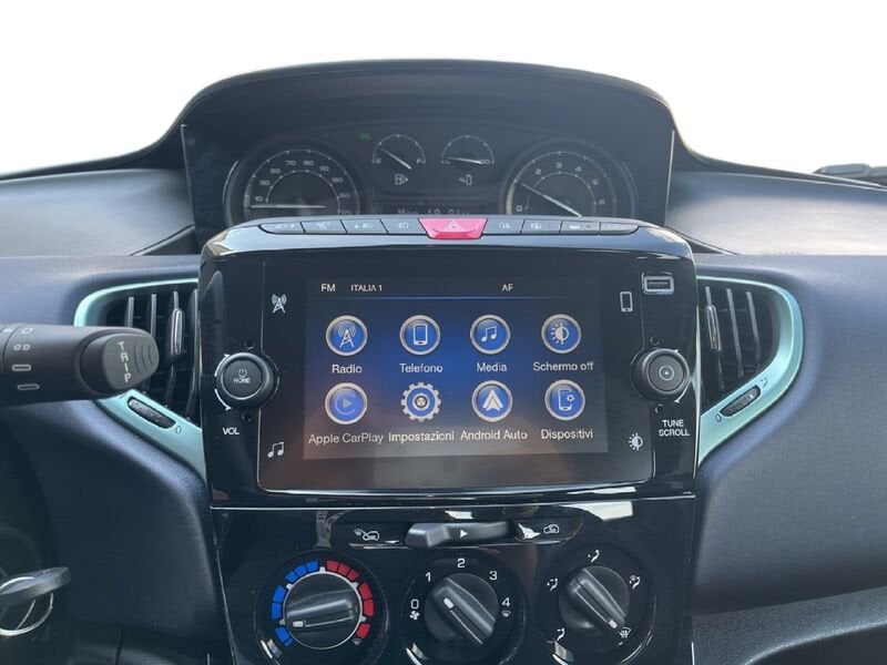 Lancia Ypsilon III 2021 1.0 firefly hybrid Gold s&s 70cv usato a Torino