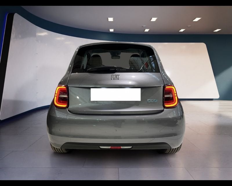 FIAT 500 elettrica La Nuova Serie1 La Nuova – Icon+ Berlina elettrica usato a Torino